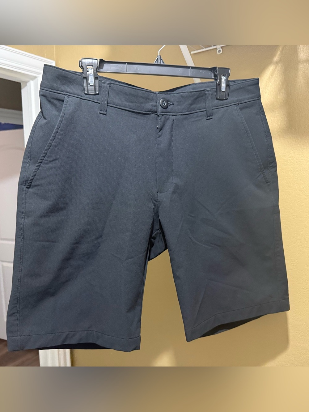 Under Armour Men's Black Golf Shorts